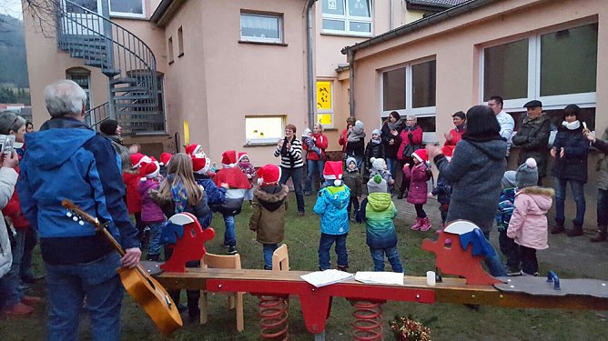 Weihnachtsmarkt in der Kita Bebraspatzen (Foto: Michaela Liebing) Weihnachtsmarkt in der Kita Bebraspatzen (Foto: Michaela Liebing)