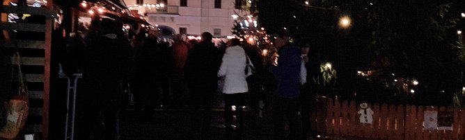 Weihnachtsmarkt gut besucht, aber...? (Foto: Karl-Heinz Herrmann) Weihnachtsmarkt gut besucht, aber...? (Foto: Karl-Heinz Herrmann)