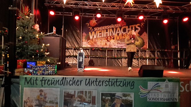 Weihnachtsmarkt gut besucht, aber...? (Foto: Karl-Heinz Herrmann) Weihnachtsmarkt gut besucht, aber...? (Foto: Karl-Heinz Herrmann)