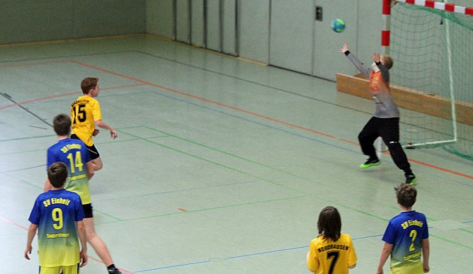 Spiel noch gedreht (Foto: Karl-Heinz Herrmann) Spiel noch gedreht (Foto: Karl-Heinz Herrmann)