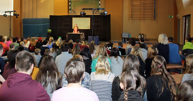 Mobbing in der Schulstunde (Foto: Karl-Heinz Herrmann)