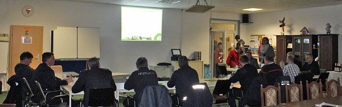 Landrätin traf sich mit KatSchutz-Vertretern (Foto: Karl-Heinz Herrmann) Landrätin traf sich mit KatSchutz-Vertretern (Foto: Karl-Heinz Herrmann)