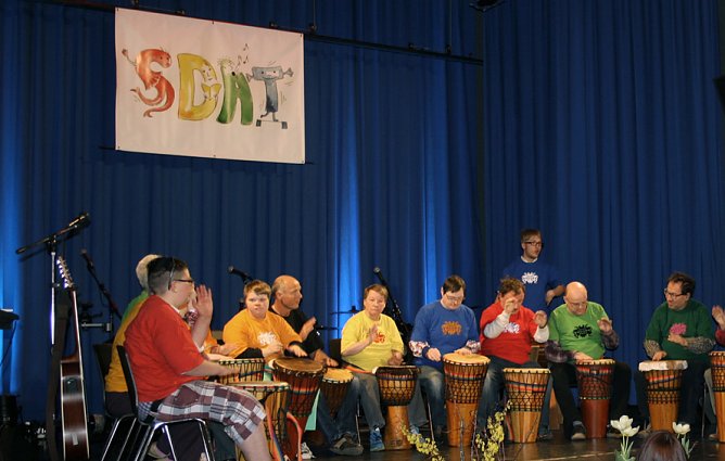 Ein buntes Spektakel f&uuml;r Gro&szlig; und Klein (Foto: Stiftung Finneck)