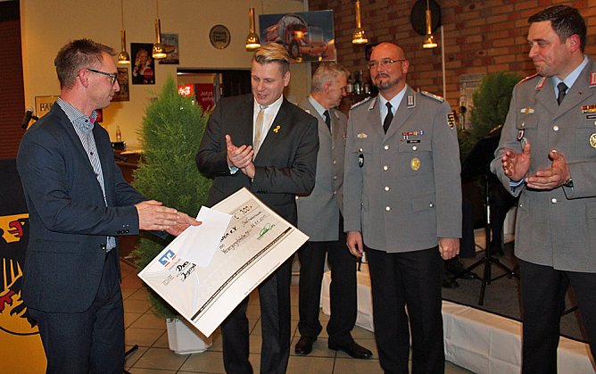 Mit dem "Mammut zum Neujahrsempfang (Foto: Karl-Heinz Herrmann) Mit dem "Mammut zum Neujahrsempfang (Foto: Karl-Heinz Herrmann)