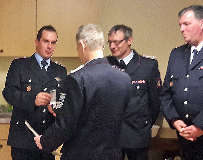 Jahreshauptversammlung bei der FFW Wasserthaleben (Foto: S. Lumnitz) Jahreshauptversammlung bei der FFW Wasserthaleben (Foto: S. Lumnitz)