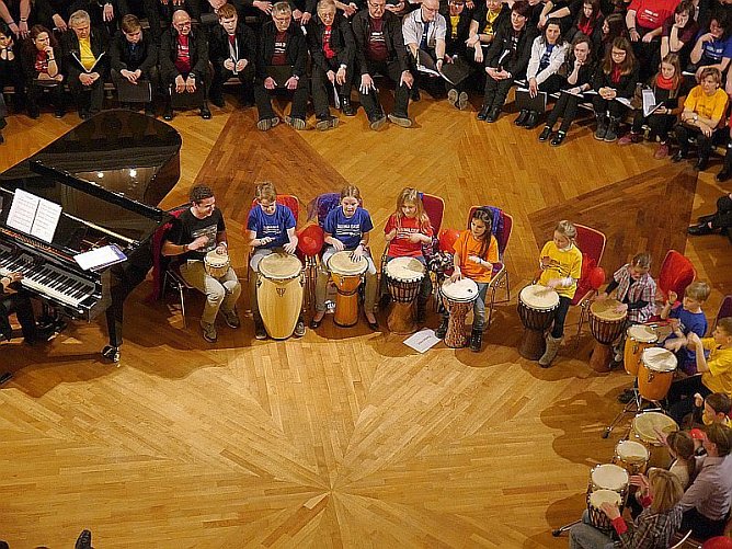 " THURINGIA CANTAT" im Achteckhaus (Foto: Jürgen Kieper) " THURINGIA CANTAT" im Achteckhaus (Foto: Jürgen Kieper)