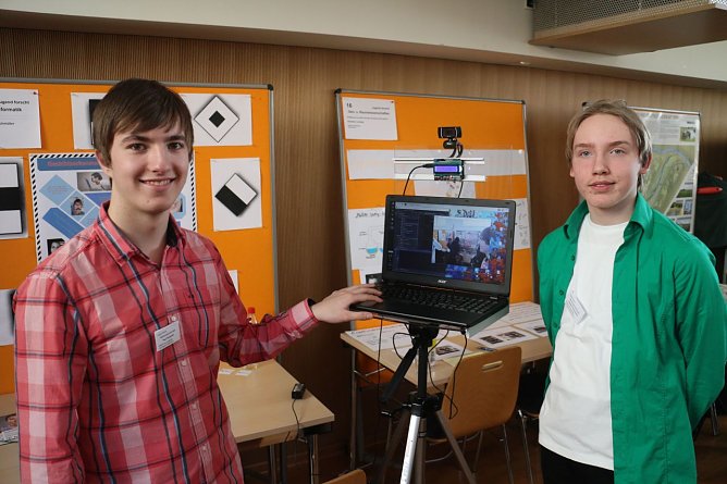 Zum Log-In per Gesichtserkennung tüftelten Paul und Hendrik (Foto: Angelo Glashagel) Zum Log-In per Gesichtserkennung tüftelten Paul und Hendrik (Foto: Angelo Glashagel)