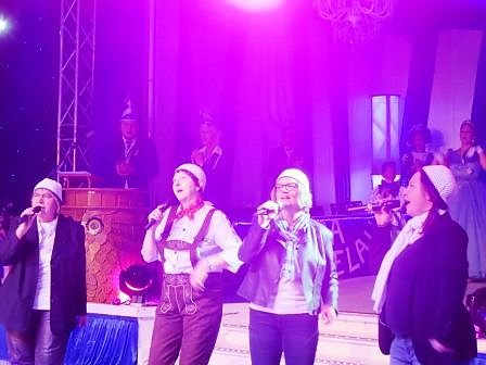 Seit 65 Jahren in Narrenhand, unser Blau-Wei&szlig;es Bebraland (Foto: Silke Erdmann-Gretsch)