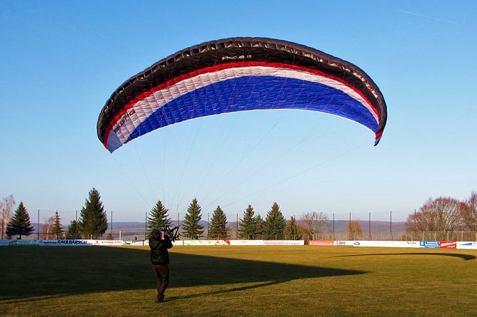 Alterskameraden gehen in die Luft (Foto: G&uuml;nter Herting)
