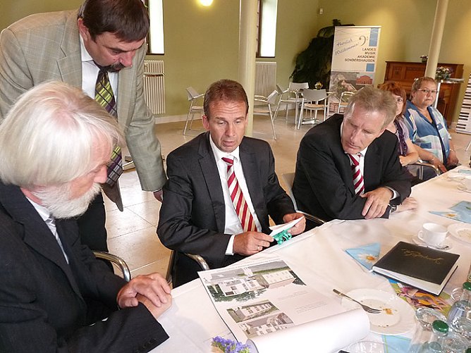Althaus in der Landesmusikakademie (Foto: Karl-Heinz Herrmann) Althaus in der Landesmusikakademie (Foto: Karl-Heinz Herrmann)