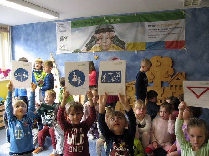 Verkehrssicherheitstag in der Kita Wippergärtchen (Foto: Bernd Müller) Verkehrssicherheitstag in der Kita Wippergärtchen (Foto: Bernd Müller)