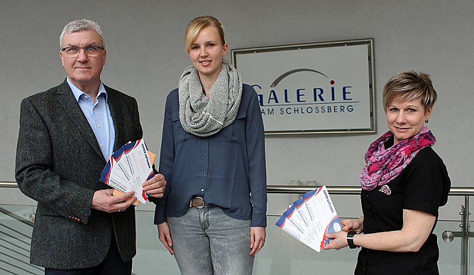 Spende für "Blickkontakt" (Foto: Karl-Heinz Herrmann) Spende für "Blickkontakt" (Foto: Karl-Heinz Herrmann)