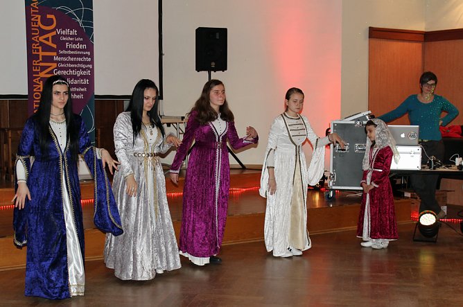 Kulturelle Vielfalt gezeigt (Foto: Karl-Heinz Herrmann) Kulturelle Vielfalt gezeigt (Foto: Karl-Heinz Herrmann)