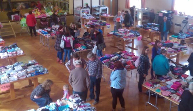 Basar in Badra (Foto: Karl-Heinz Herrmann) Basar in Badra (Foto: Karl-Heinz Herrmann)