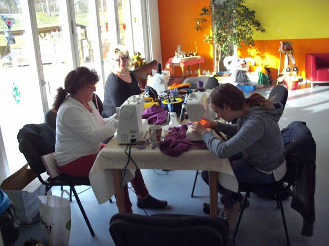 Wochenmarkt und N&auml;hkurs (Foto: Freizeitzentrum Artern)