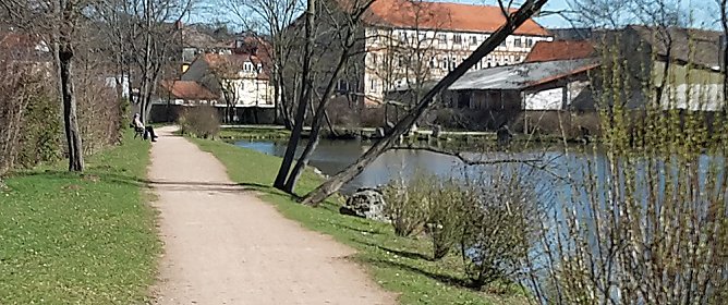 Wo bleiben die B&auml;nke? (Foto: Karl-Heinz Herrmann)