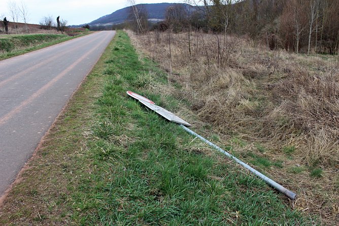 Vandalismus, Murks oder Sturm? (Foto: Karl-Heinz Herrmann)