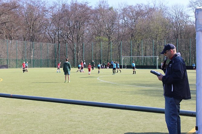 5. Straußberger Hockey-Cup läuft (Foto: Karl-Heinz Herrmann) 5. Straußberger Hockey-Cup läuft (Foto: Karl-Heinz Herrmann)