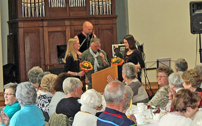 Frühlingsfest der Senioren (Foto: Karl-Heinz Herrmann) Frühlingsfest der Senioren (Foto: Karl-Heinz Herrmann)
