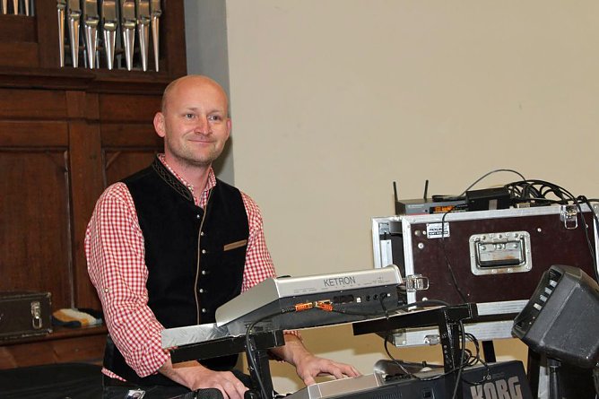 Frühlingsfest der Senioren (Foto: Karl-Heinz Herrmann) Frühlingsfest der Senioren (Foto: Karl-Heinz Herrmann)