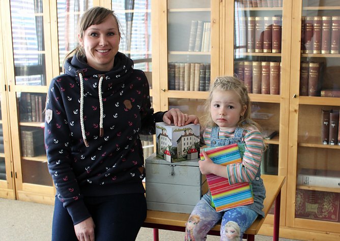 Gewinner beim B&uuml;cherquiz (Foto: Karl-Heinz Herrmann)
