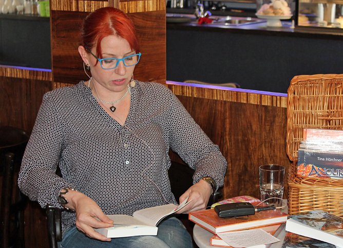 Tina Hörchner las zum Welttag des Buches (Foto: Karl-Heinz Herrmann) Tina Hörchner las zum Welttag des Buches (Foto: Karl-Heinz Herrmann)