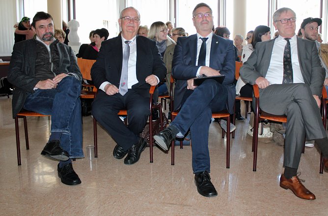 Andrang in der Geburtsklinik (Foto: Karl-Heinz Herrmann) Andrang in der Geburtsklinik (Foto: Karl-Heinz Herrmann)