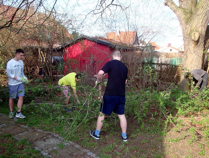 Nachlese zum Frühjahresputz 2017 (Foto: Stadtmarketing Bad Frankenhausen) Nachlese zum Frühjahresputz 2017 (Foto: Stadtmarketing Bad Frankenhausen)