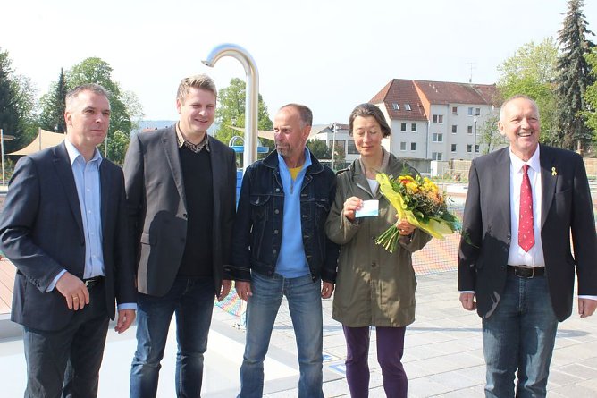 Solewasser-Vitalbad eröffnete (Foto: Karl-Heinz Herrmann) Solewasser-Vitalbad eröffnete (Foto: Karl-Heinz Herrmann)