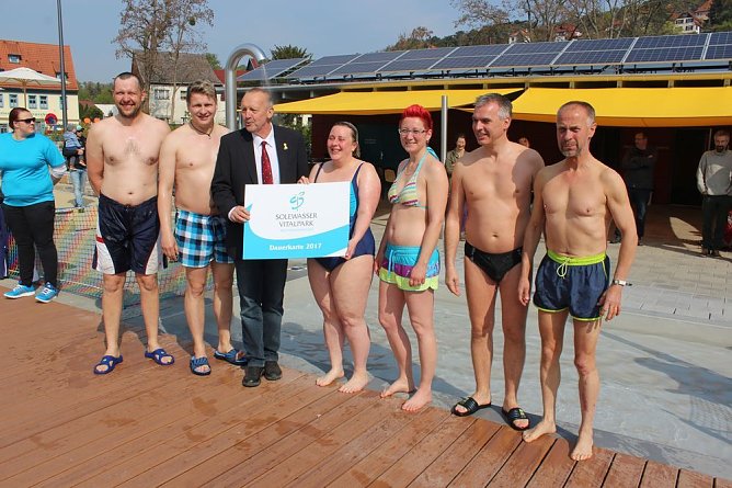 Solewasser-Vitalbad eröffnete (Foto: Karl-Heinz Herrmann) Solewasser-Vitalbad eröffnete (Foto: Karl-Heinz Herrmann)