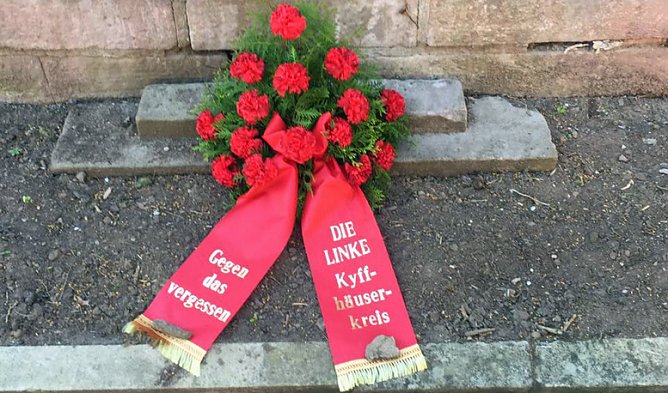 Gegen das Vergessen - Feierliche Kranzniederlegung (Foto: Die Linke KYF) Gegen das Vergessen - Feierliche Kranzniederlegung (Foto: Die Linke KYF)