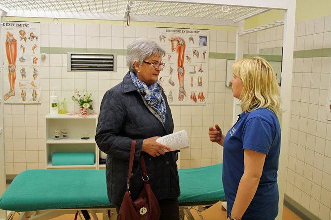 Andrang am Kurmittelhaus Barbarossagarten (Foto: Karl-Heinz Herrmann)