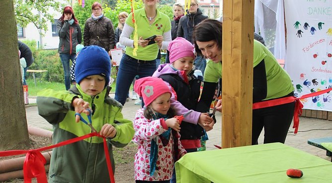 Einweihungsfeier im "Käferland" (Foto: Karl-Heinz Herrmann) Einweihungsfeier im "Käferland" (Foto: Karl-Heinz Herrmann)