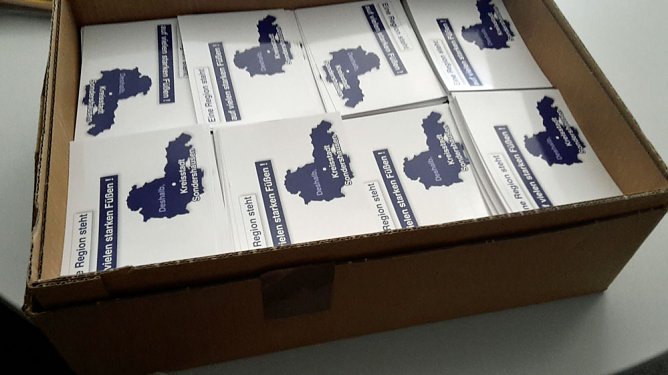 2.000 Unterschriften zusammen (Foto: Karl-Heinz Herrmann) 2.000 Unterschriften zusammen (Foto: Karl-Heinz Herrmann)