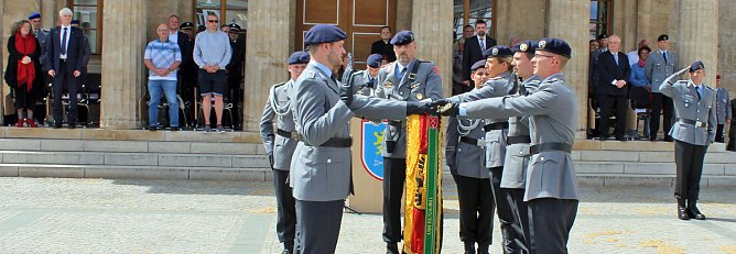 Wieder Lehrgangsteilnehmer feierlich vereidigt (Foto: Karl-Heinz Herrmann)