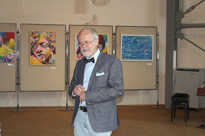 Ausstellung in Cruciskirche eröffnet (Foto: Karl-Heinz Herrmann) Ausstellung in Cruciskirche eröffnet (Foto: Karl-Heinz Herrmann)