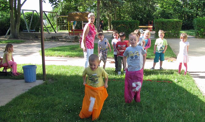 Verkehrssicherheitstag im Kita  G&auml;nsebl&uuml;mchen Ro&szlig;leben (Foto: Bernd M&uuml;ller)