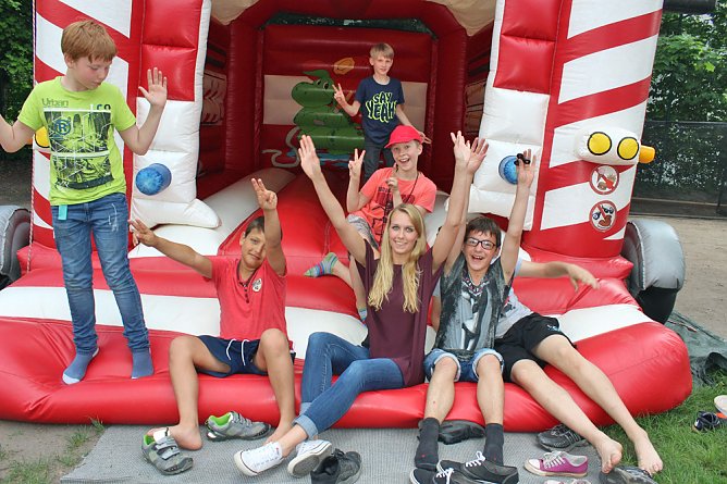 Kindertagsfeier im Just (Foto: Karl-Heinz Herrmann) Kindertagsfeier im Just (Foto: Karl-Heinz Herrmann)