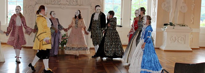 Tanz im Olymp. Eine Verwandlungsgeschichte! (Foto: Karl-Heinz Herrmann) Tanz im Olymp. Eine Verwandlungsgeschichte! (Foto: Karl-Heinz Herrmann)