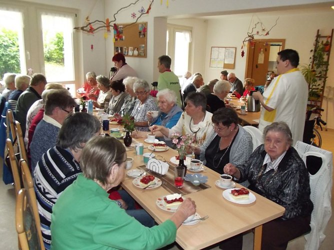 Zünftiges Sommerfest im Betreuten Wohnen im Borntal (Foto: Thomas Leipold) Zünftiges Sommerfest im Betreuten Wohnen im Borntal (Foto: Thomas Leipold)