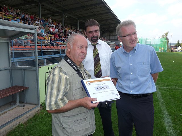 Übergabe Lottomittel (Foto: Karl-Heinz Herrmann) Übergabe Lottomittel (Foto: Karl-Heinz Herrmann)
