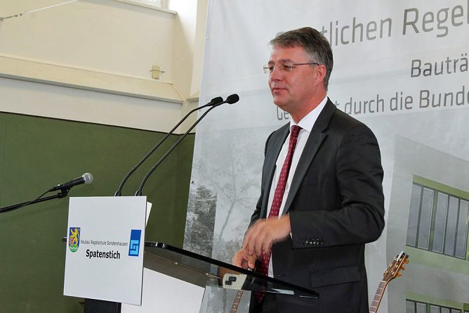 Spatenstich f&uuml;r Franzbergschule erfolgt (Foto: Karl-Heinz Herrmann)