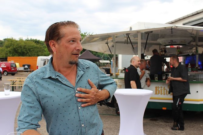 Sponsoren beim Schießen auf dem Dickkopf (Foto: Karl-Heinz Herrmann) Sponsoren beim Schießen auf dem Dickkopf (Foto: Karl-Heinz Herrmann)