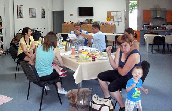 Muttis frühstückten in Artern (Foto: Freizeitzentrum Artern) Muttis frühstückten in Artern (Foto: Freizeitzentrum Artern)
