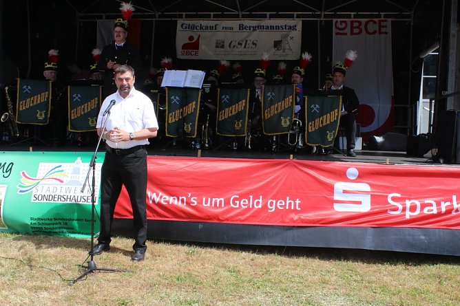 Nicht nur Bergleute feierten (Foto: Karl-Heinz Herrmann)