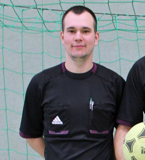 Als Schiedsrichter berufen (Foto: Karl-Heinz Herrmann)