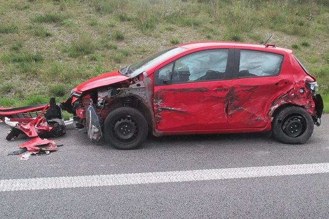 Besch&auml;digter Corsa (Foto: API)