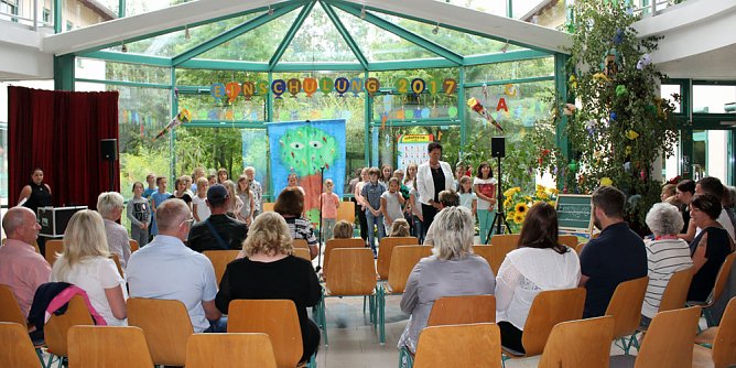 Einschulung und Einweihung neuer Räume (Foto: Karl-Heinz Herrmann) Einschulung und Einweihung neuer Räume (Foto: Karl-Heinz Herrmann)