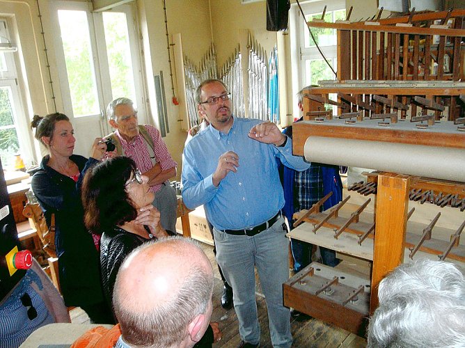 Besuch bei der Eule (Foto: Peter Zimmer) Besuch bei der Eule (Foto: Peter Zimmer)