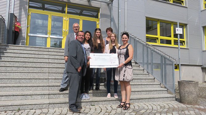 Schüler kochen für Schüler (Foto: Barmer) Schüler kochen für Schüler (Foto: Barmer)